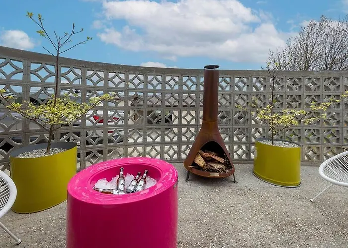 Designers Dream, Tokyo Pop Art With Courtyard, Fire & Views *
