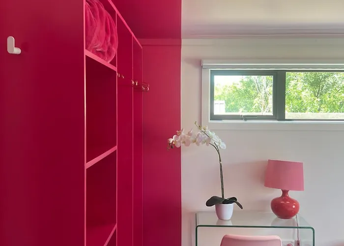 Designers Dream, Tokyo Pop Art With Courtyard, Fire & Views Apartment *