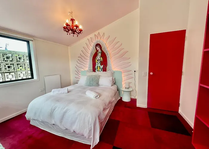 Designers Dream, Tokyo Pop Art With Courtyard, Fire & Views *