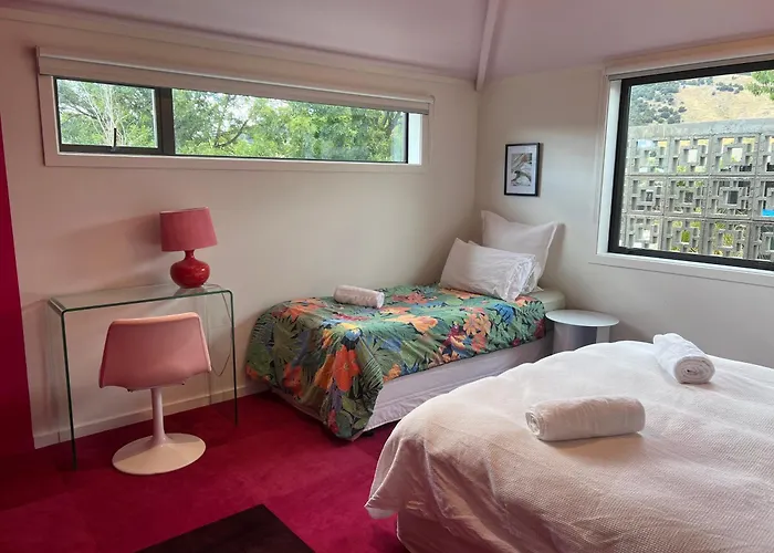 Designers Dream, Tokyo Pop Art With Courtyard, Fire & Views Apartment